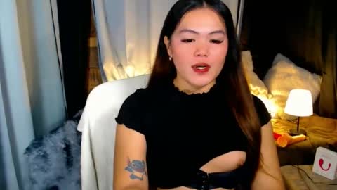 Snapshot of venus_colly chatting on October 21, 5:17 pm I am Colly Your mystery girl online show from October 21, 5:17 pm