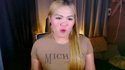 I am Colly Your mystery girl online show from July 14, 3:17 pm
