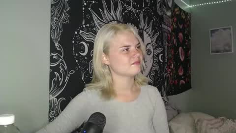 Miss Venus online show from October 3, 1:43 am