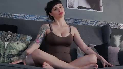 venusinylons online show from June 21, 3:49 pm