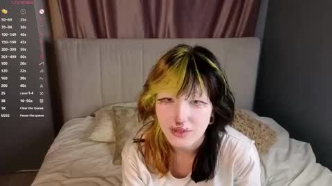 Erica online show from November 6, 8:15 pm