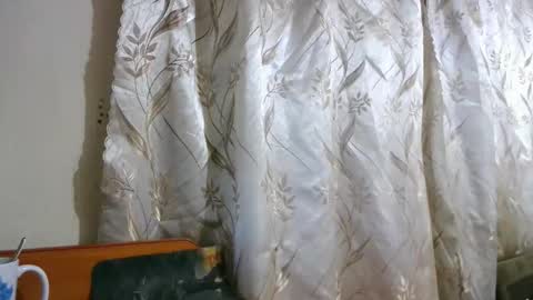 Snapshot of veronika_xi chatting on October 22, 7:24 am veronika_xi online show from October 22, 7:24 am