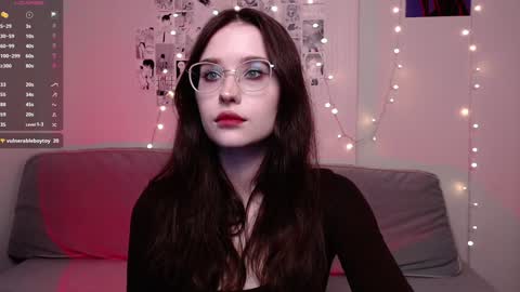 Snapshot of vetta_dey chatting on December 19, 8:02 pm Iva online show from December 19, 8:02 pm