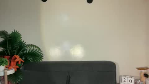 Snapshot of via_olala chatting on October 20, 7:28 pm via_olala online show from October 20, 7:28 pm