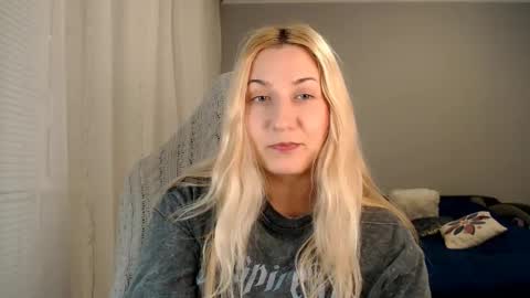 Snapshot of vibezgirl chatting on October 24, 5:31 pm Amelia online show from October 24, 5:31 pm