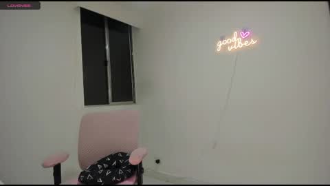 vicky_cardenas online show from October 11, 11:29 pm