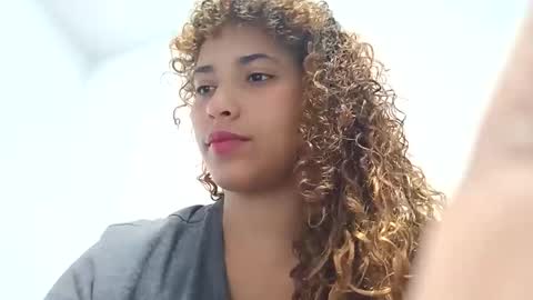 Vicky  online show from November 14, 6:02 am