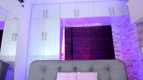 Amy online show from September 20, 6:39 pm