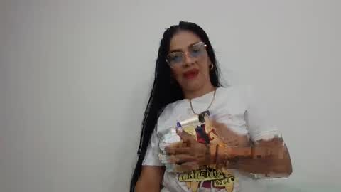 Snapshot of vicky_madame chatting on October 12, 1:41 am Vicky online show from October 12, 1:41 am
