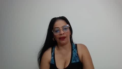 Snapshot of vicky_madame chatting on October 2, 1:21 am Vicky online show from October 2, 1:21 am