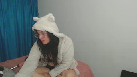 vickyjuice1 online show from April 28, 2:27 am