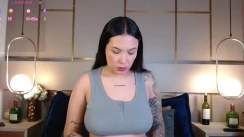 Victoria Collins online show from November 21, 1:24 pm