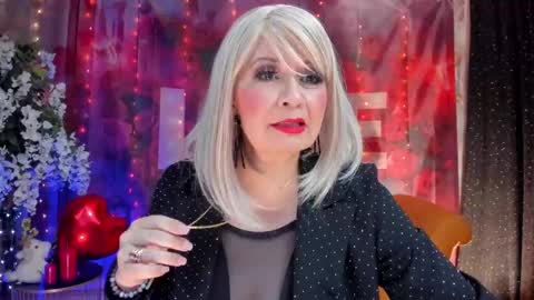 diorvictoria9 online show from February 25, 7:16 pm