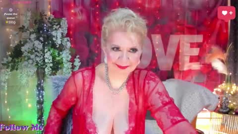 diorvictoria9 online show from March 27, 9:15 pm