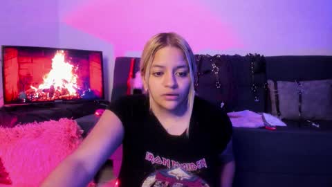 victoria_floyd1 online show from November 4, 12:26 am