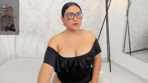 Victoria Madore GMT online show from May 2, 3:54 am