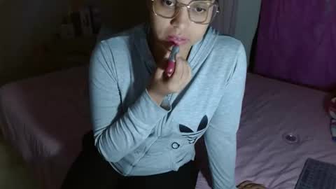 VICKY online show from May 15, 11:18 pm