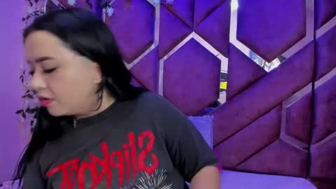 Victoria online show from December 22, 8:01 pm