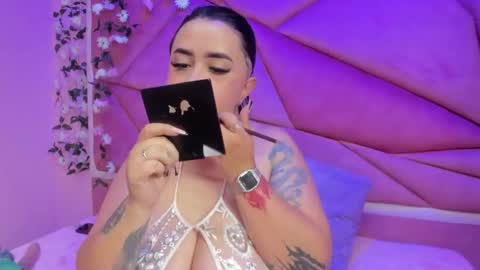 Victoria online show from December 5, 8:10 pm