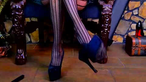 Victoria Heller online show from November 18, 4:57 am