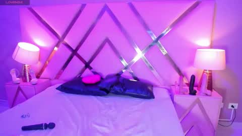 Snapshot of victoriapowell chatting on September 24, 12:04 pm Victoria online show from September 24, 12:04 pm