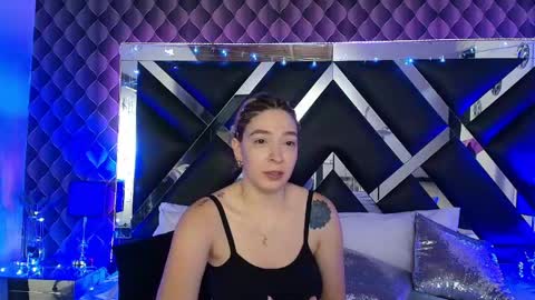 victtoria lee online show from April 13, 7:03 pm