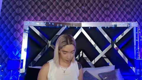 victtoria lee online show from March 24, 7:19 pm