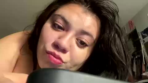 Snapshot of viennavisabelle chatting on October 12, 4:59 am viennavisabelle online show from October 12, 4:59 am