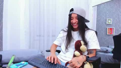 viictoriiasaenz online show from February 21, 6:36 am