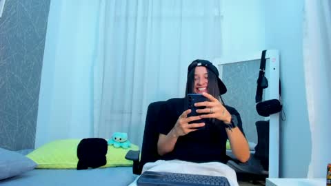 viictoriiasaenz online show from April 17, 3:19 am