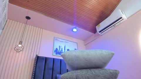 Viiolett online show from January 17, 9:00 pm