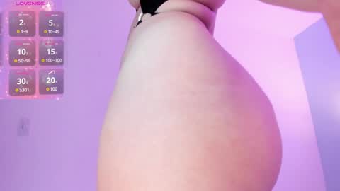 Snapshot of viiooleet chatting on January 24, 1:25 pm Violet online show from January 24, 1:25 pm