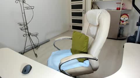 Ukrainian-woman online show from November 18, 3:35 pm