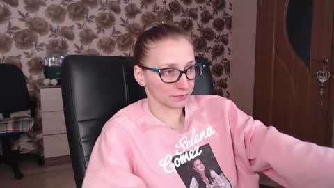 Snapshot of vikaericka chatting on December 25, 6:20 am Vika online show from December 25, 6:20 am