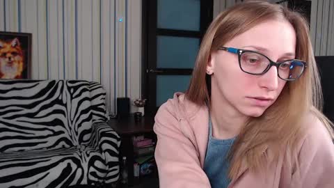 Snapshot of vikaericka chatting on February 28, 6:32 am Vika online show from February 28, 6:32 am