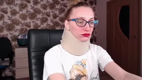 Snapshot of vikaericka chatting on February 5, 2:19 am Vika online show from February 5, 2:19 am