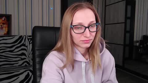 Snapshot of vikaericka chatting on March 3, 5:58 pm Vika online show from March 3, 5:58 pm