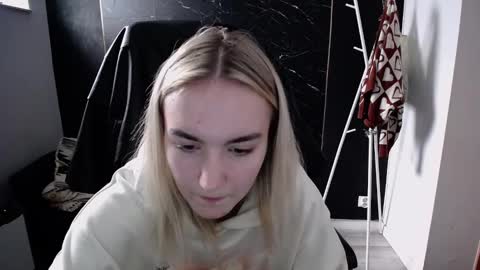 viktoria_lovely online show from November 11, 10:34 am