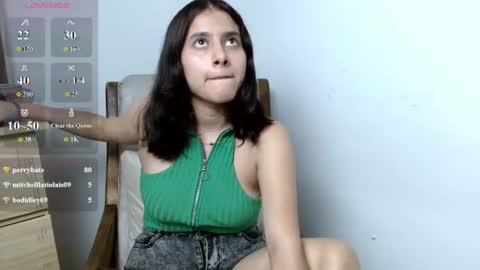vikysexy28 online show from June 22, 5:15 am