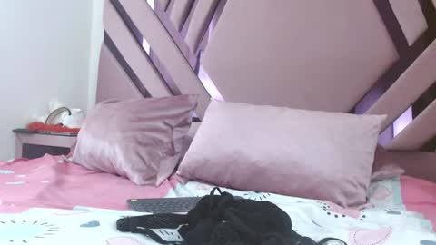 vinitryjhonson online show from January 11, 6:46 pm