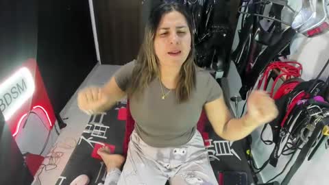 Kim online show from November 12, 7:56 pm