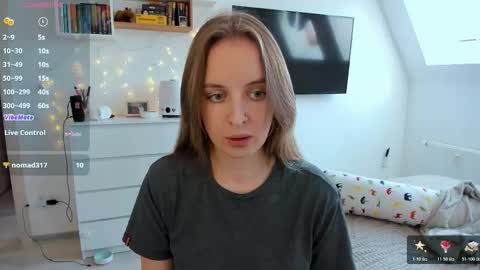 Violet online show from March 22, 1:06 pm