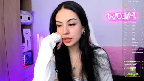 Snapshot of violet_catt chatting on March 7, 5:17 pm Violeta  online show from March 7, 5:17 pm
