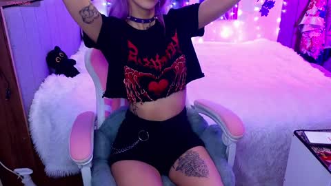 Snapshot of violet_noir_ chatting on February 3, 11:20 am Deya online show from February 3, 11:20 am