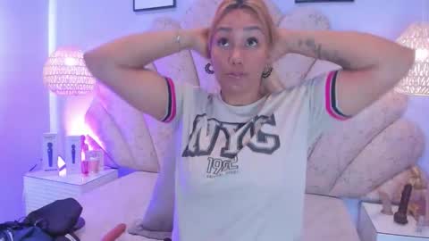 violeta_medina online show from December 3, 2:36 am
