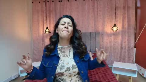 VIOLETA online show from October 13, 1:03 pm