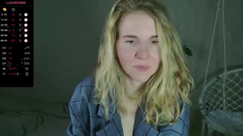 Snapshot of violetplath chatting on October 17, 9:29 pm Violet  next stream December 6 online show from October 17, 9:29 pm