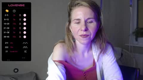 Snapshot of violetplath chatting on January 18, 9:55 pm Violet  next stream December 6 online show from January 18, 9:55 pm