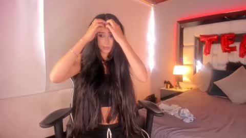 violetskinny online show from March 10, 7:07 pm