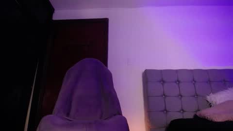 Snapshot of violett_queen122 chatting on October 11, 3:00 am violett_queen122 online show from October 11, 3:00 am